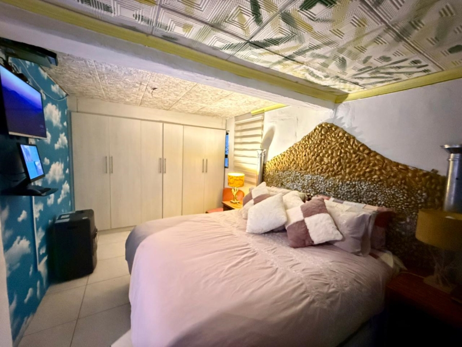4 Bedroom Property for Sale in Mandela Park Western Cape